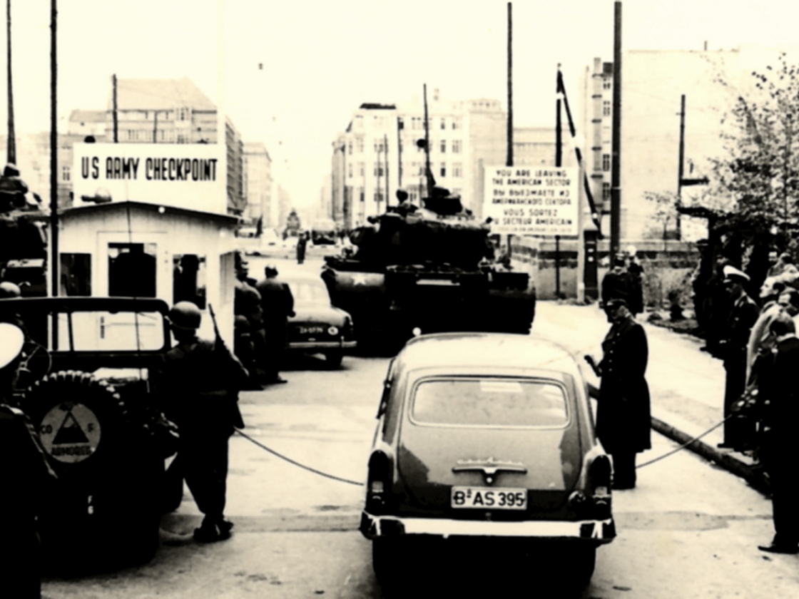 Checkpoint Charlie historisches Foto