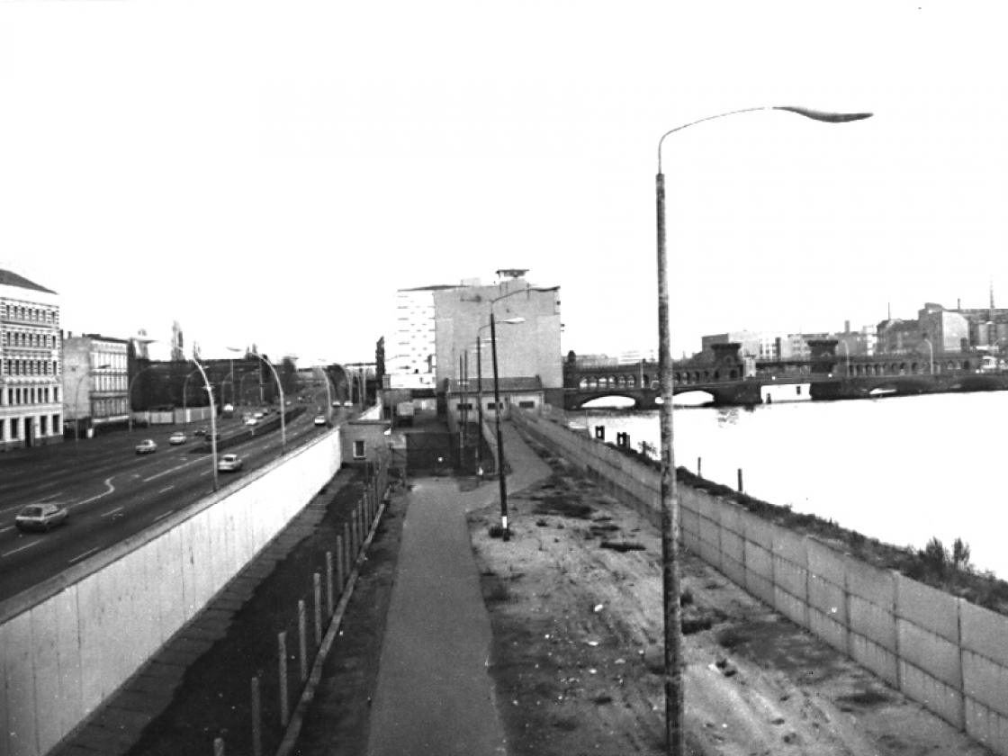 Grenzanlage an der Mühlenstraße, Blick nach Südosten