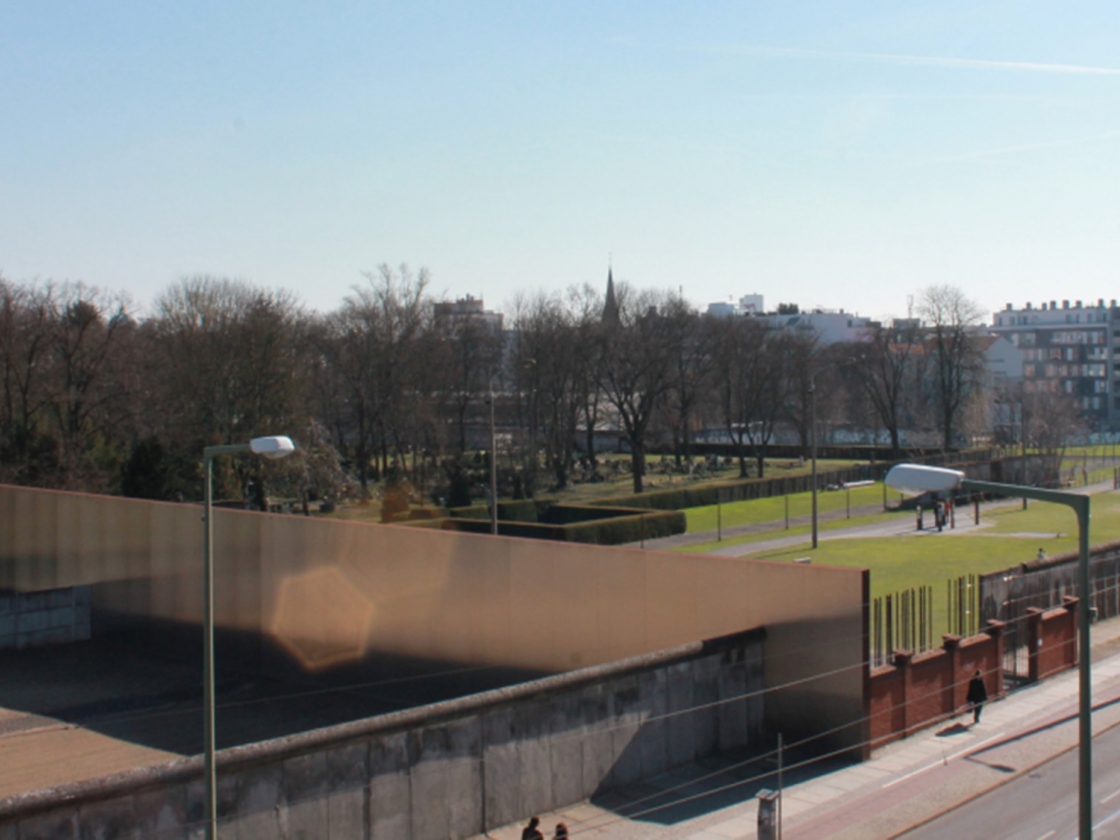 Blick auf die Gedenkstätte